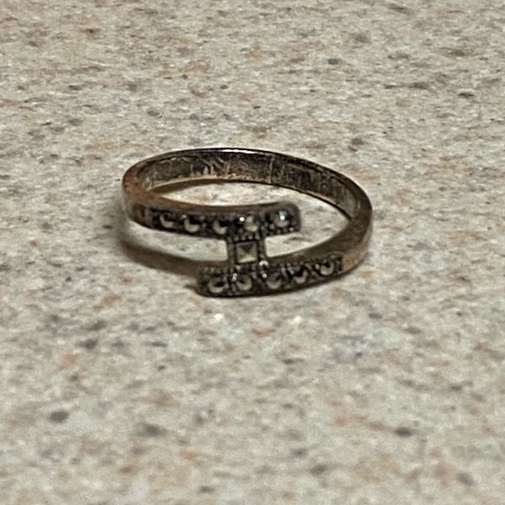 Vintage Marcasite Sterling Silver Open Bar Ring | Size 8 - Picture 3 of 4